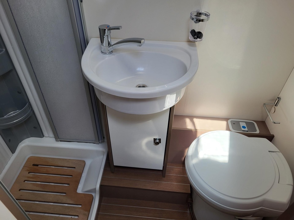 Blucamp Ocean 650