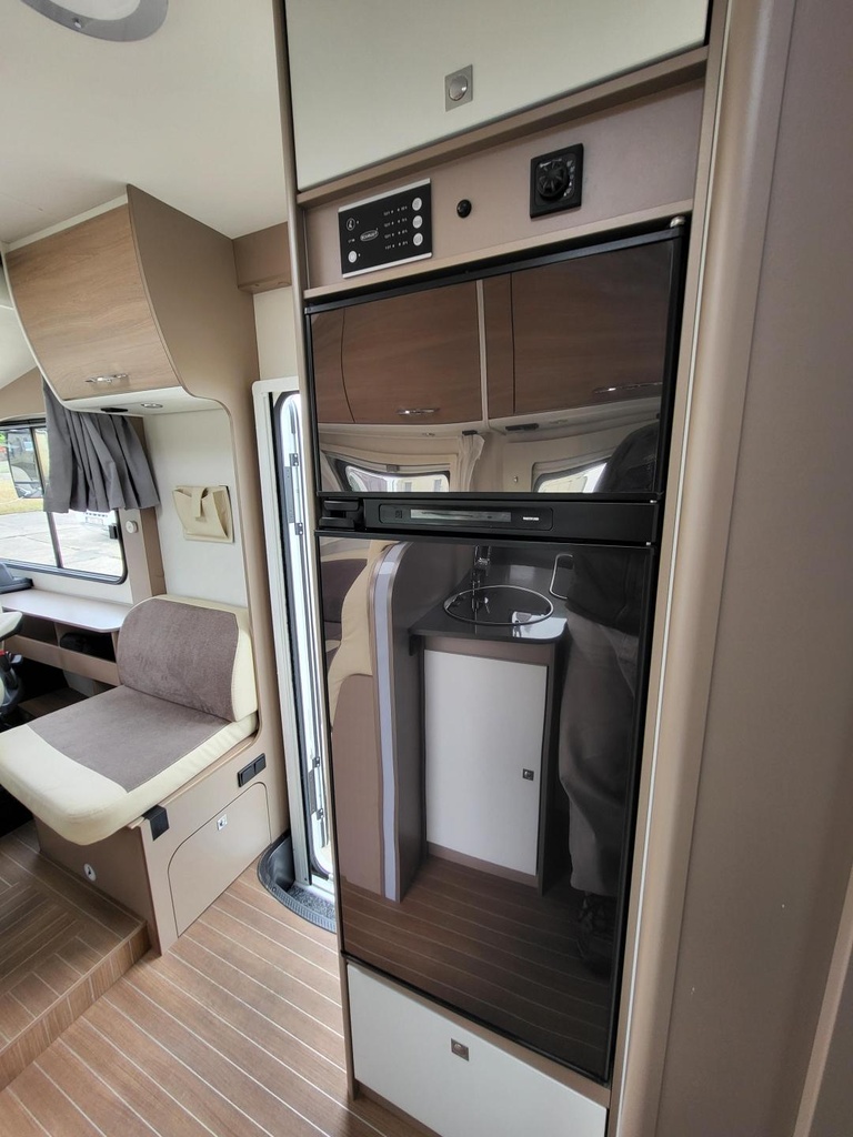 Blucamp Ocean 725